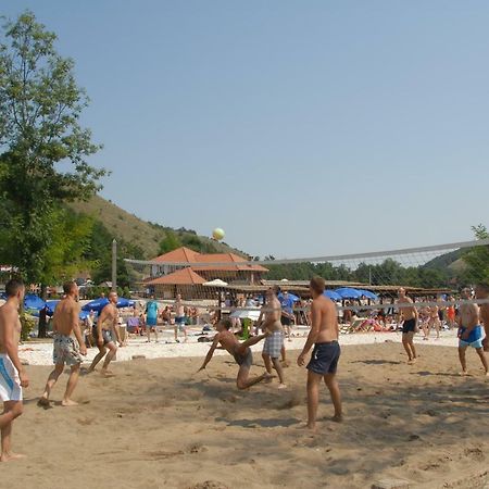 Hotel Eko Selo Kostunici Zewnętrze zdjęcie