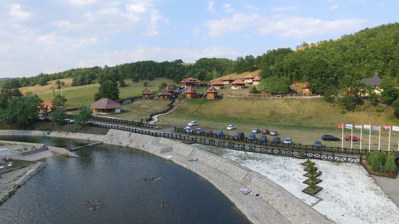 Hotel Eko Selo Kostunici Zewnętrze zdjęcie