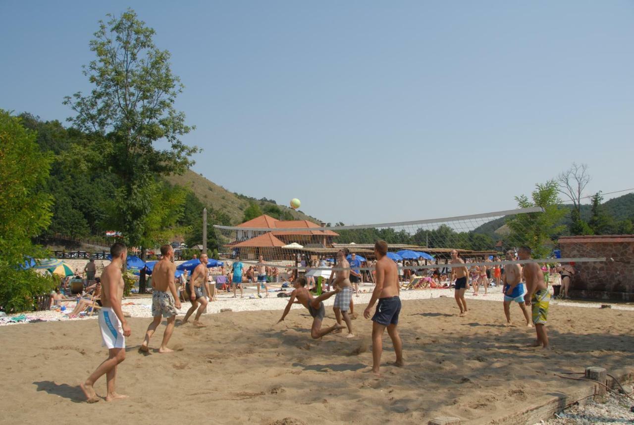 Hotel Eko Selo Kostunici Zewnętrze zdjęcie
