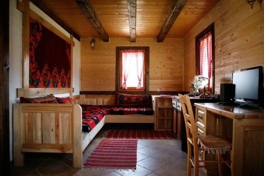 Hotel Eko Selo Kostunici Zewnętrze zdjęcie