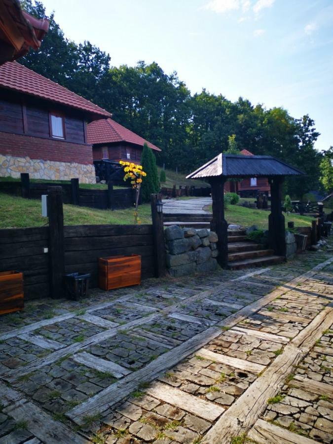 Hotel Eko Selo Kostunici Zewnętrze zdjęcie