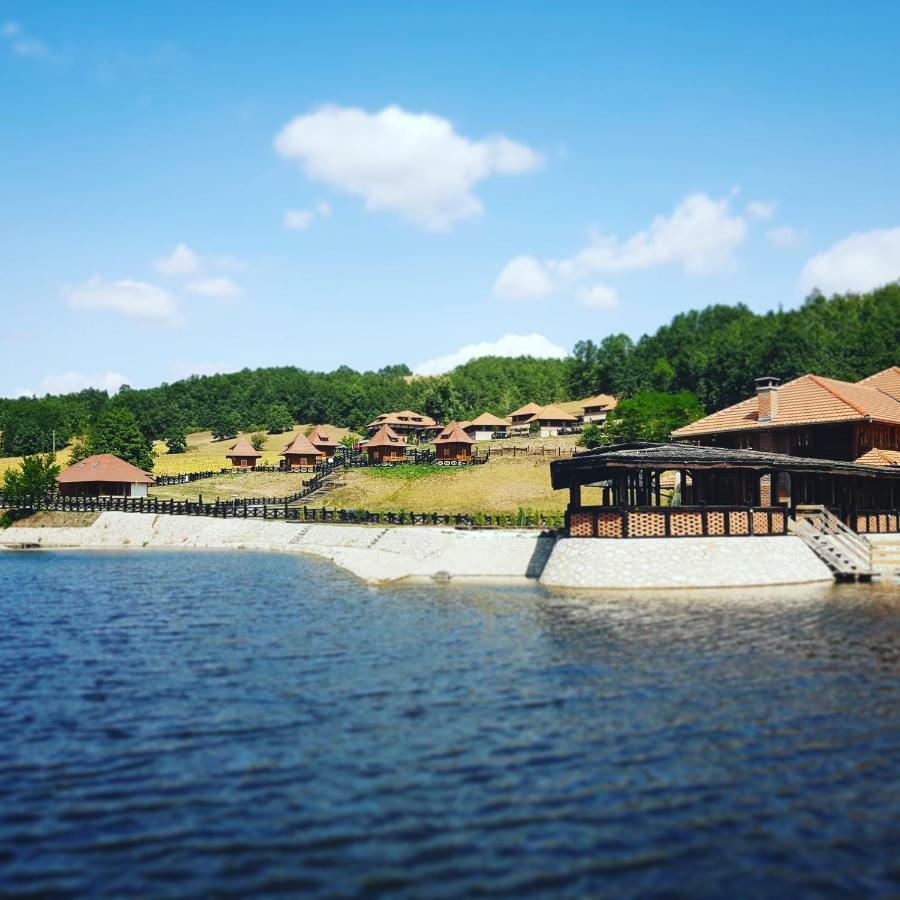 Hotel Eko Selo Kostunici Zewnętrze zdjęcie