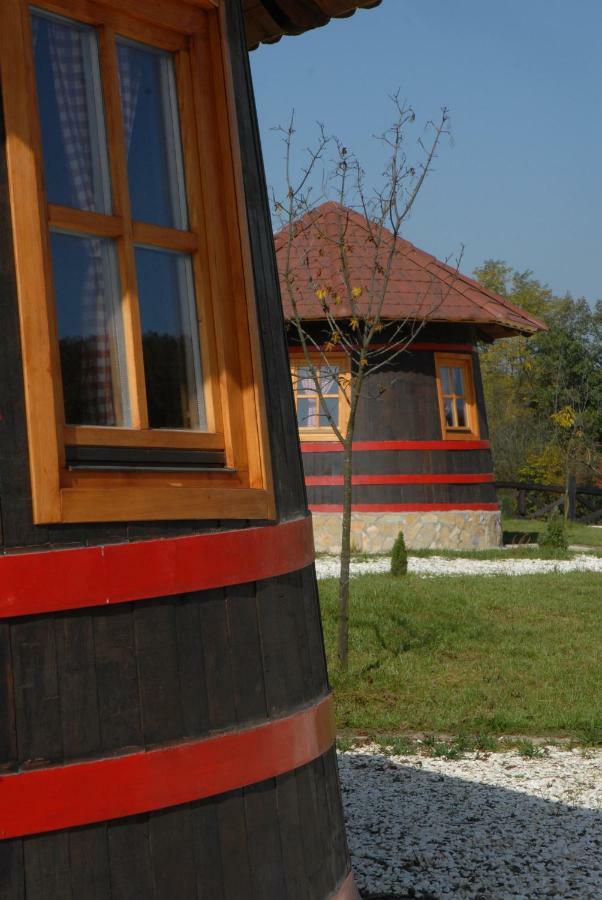 Hotel Eko Selo Kostunici Zewnętrze zdjęcie